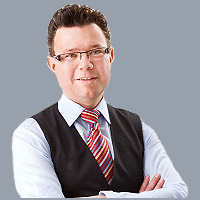 Bild von RA Torsten Höbel